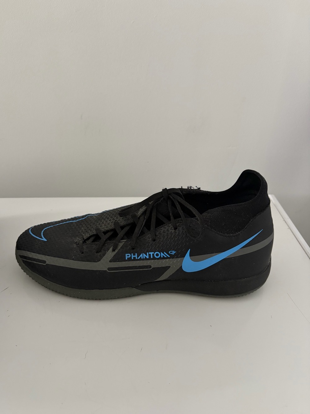 Nike turf shoes